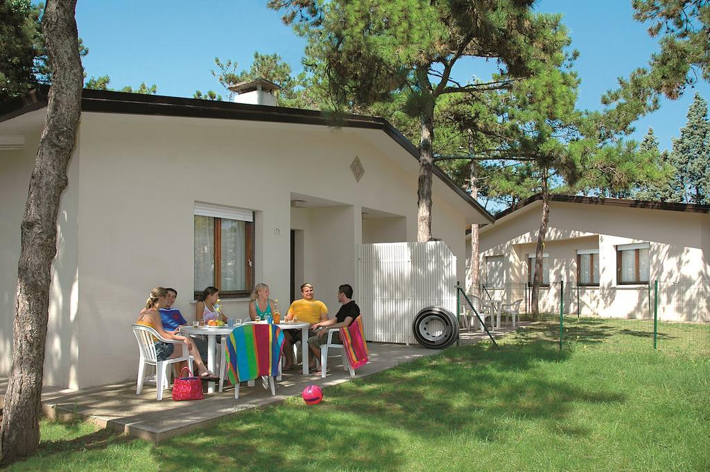 Villaggio Le Palme Lignano Sabbiadoro Exterior photo